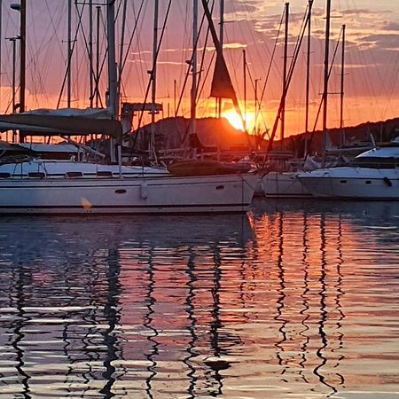 Porquerolles - Nuit insolite à bord du Défi Fou Exterior foto